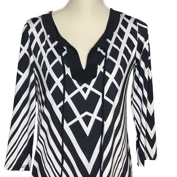Peter Nygard Black and White Geometric Tunic Size S - Picture 2 of 8